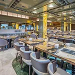 מלון Chamada And Casino קיירניה