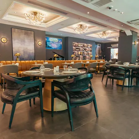 מלון Chamada And Casino קיירניה